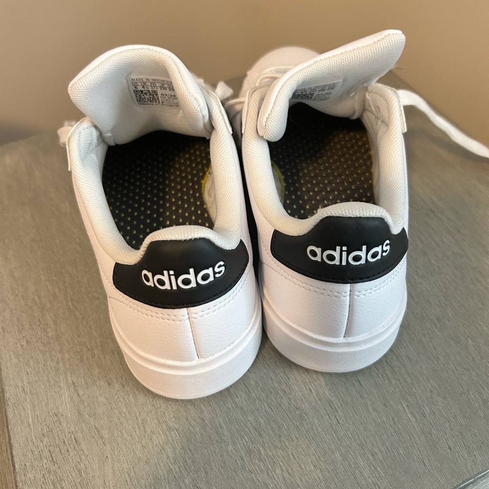 Adidas Grand Court Cloudfoam White Sneakers Black Stripes Size 6 New without Box - Picture 5 of 8